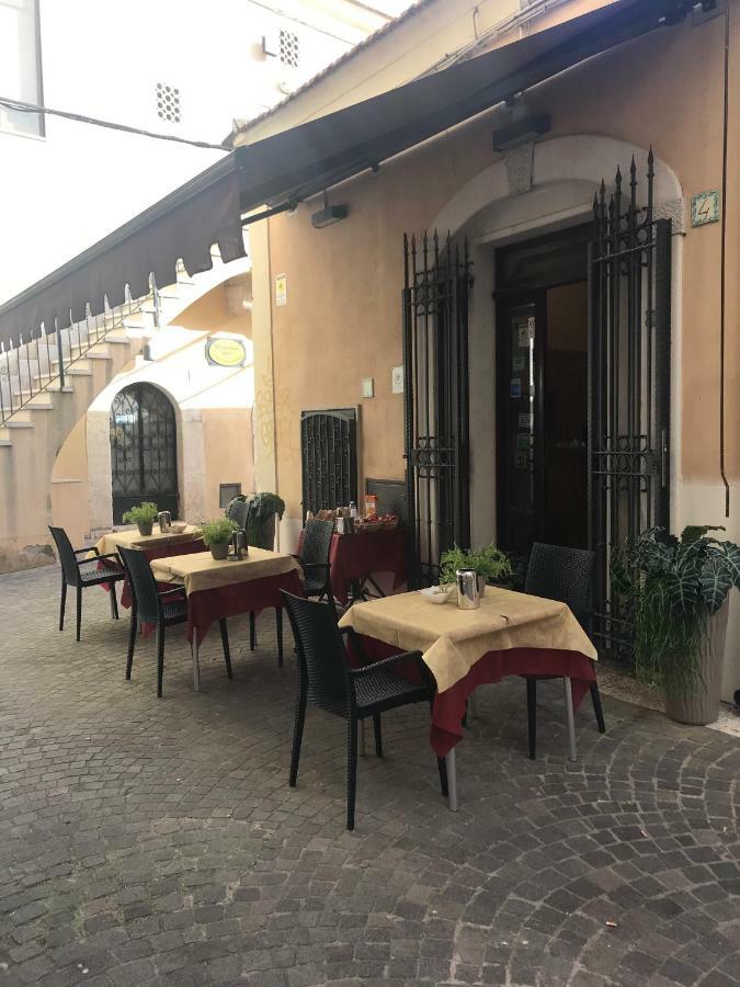 Albergo Ristorante Del Cacciatore Foggia Exterior foto